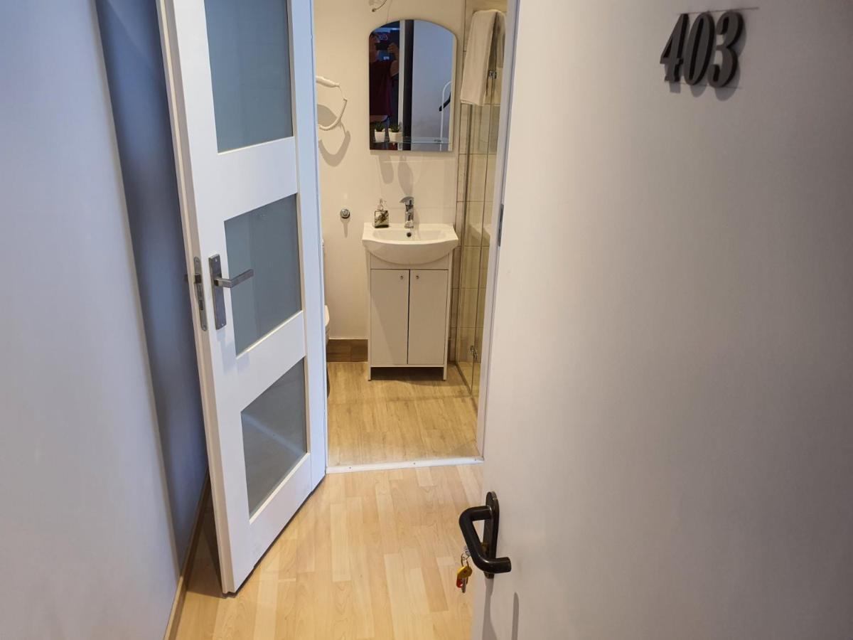 Jasna Hotelik Self Check-In Varsó Kültér fotó
