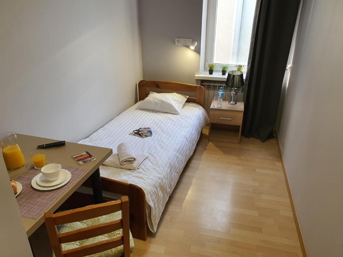 Jasna Hotelik Self Check-In Varsó Kültér fotó