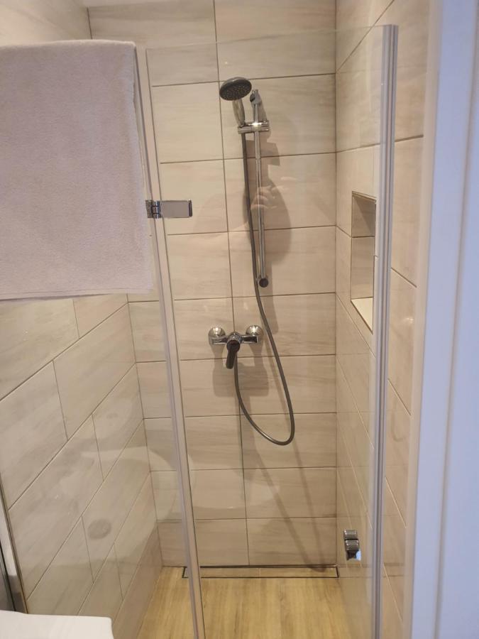 Jasna Hotelik Self Check-In Varsó Kültér fotó