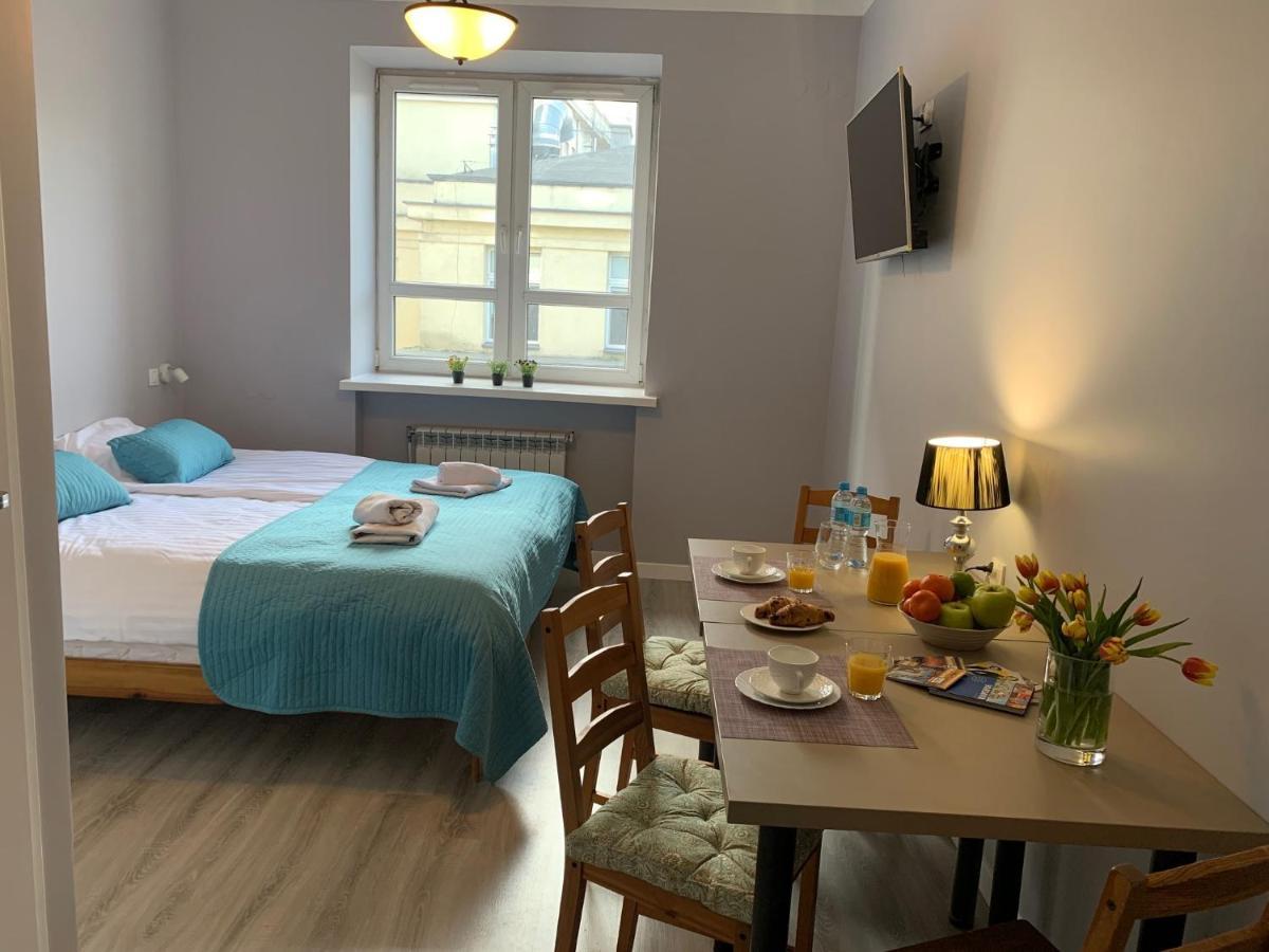 Jasna Hotelik Self Check-In Varsó Kültér fotó